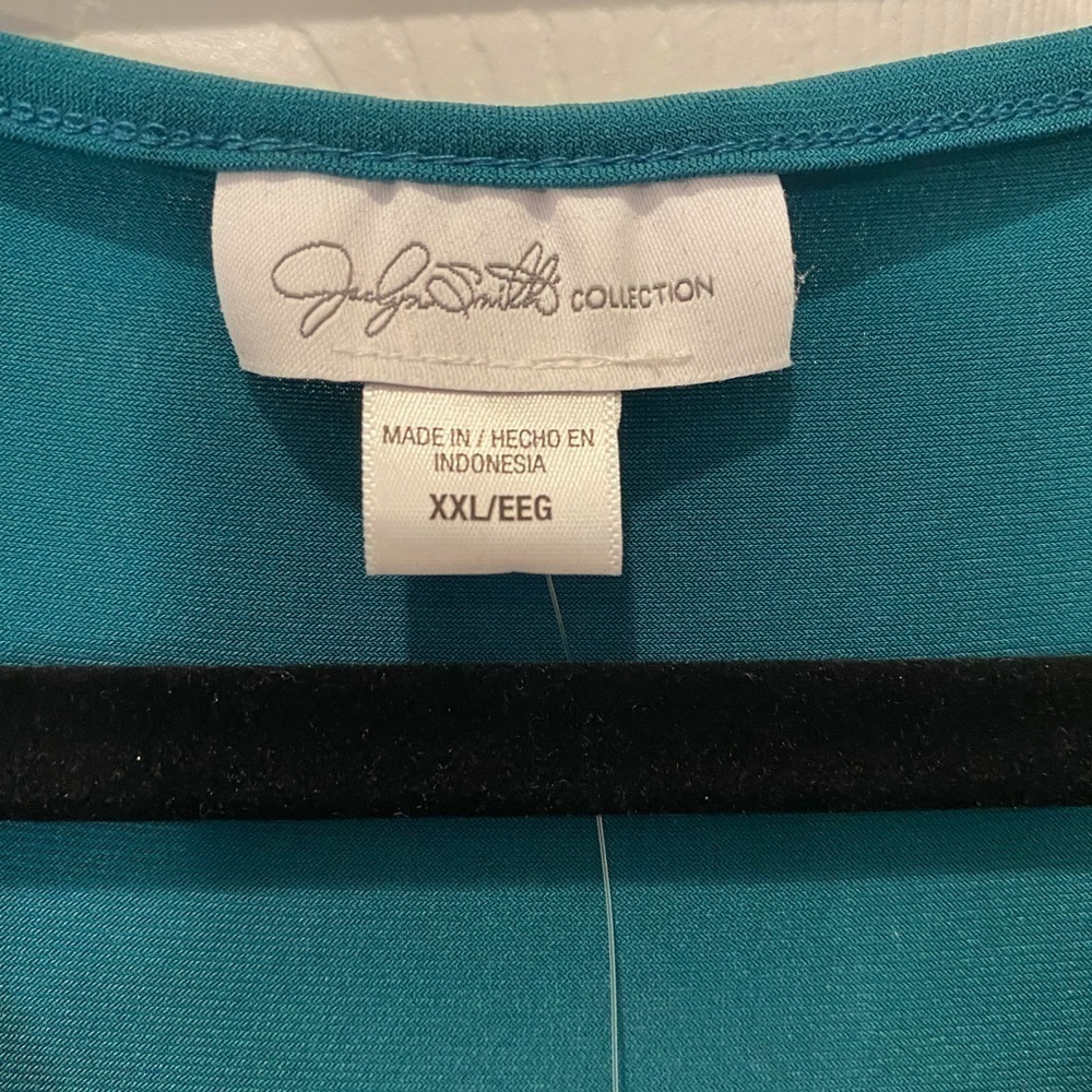 Plus Size Top - Picture 3 of 3